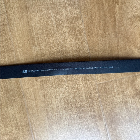 H&M Black Faux Leather Belt with Gold Buckle, Size Medium - Picture 12 of 14